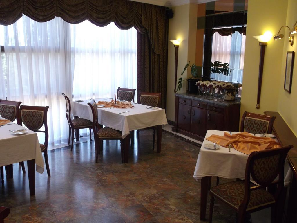 Bellevue Hotel And Resort Бардіїв Екстер'єр фото