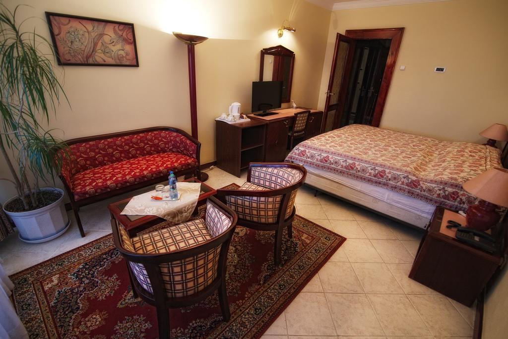 Bellevue Hotel And Resort Бардіїв Номер фото